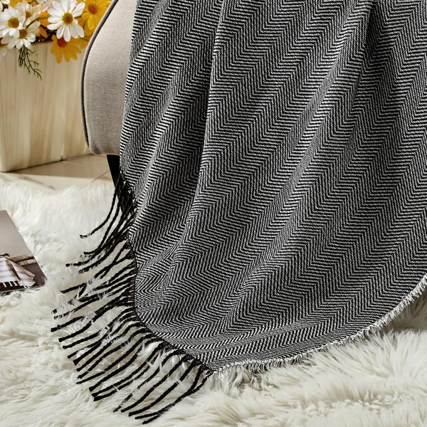 Black and White Soft Textured Woven&nbsp;Chevron Throw Blanket with Fringe Tassels – 50"x60"