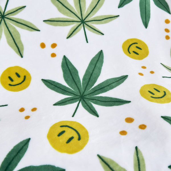 White Green Smiling Face Soft Plush Fleece Cozy Throw Blanket - 50" x 70"