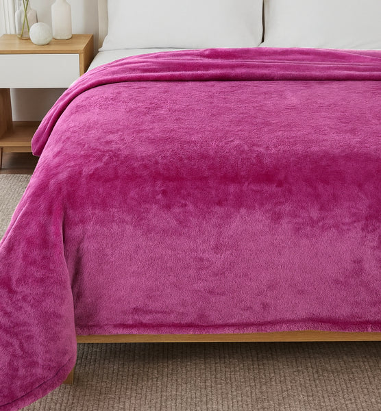 Twin Size Pink Flannel Luxury Soft Micro-Fleece Ultra Plush Throw Blanket